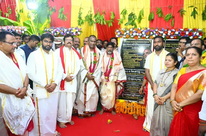 ధర్మపురి ఆలయాల అభివృద్ధికి రూ.200 కోట్లు: భట్టి