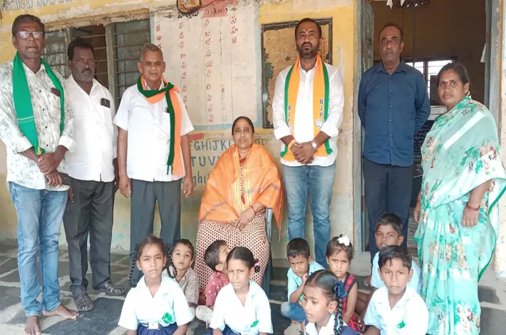 బిజెపి పార్టీ ఆధ్వర్యంలో అంగన్వాడి టీచర్లకు సన్మానం