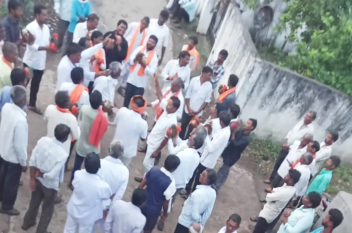 ఘనంగా భజనలు డాన్సులతో గణేశ్ నిమజ్జనం