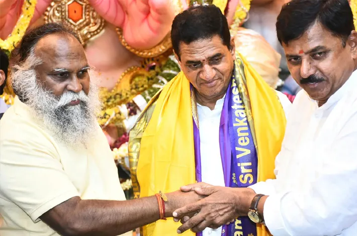 జగ్గారెడ్డిని కలిసిన డీసీసీ అధ్యక్షుడు చంద్రశేఖర్ రెడ్డి