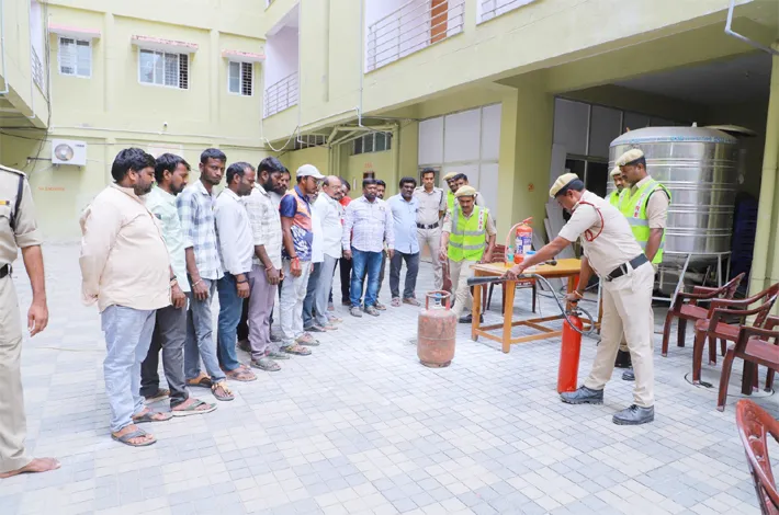 రాజన్న ఆలయంలో అగ్నిమాపక మాక్‌డ్రిల్