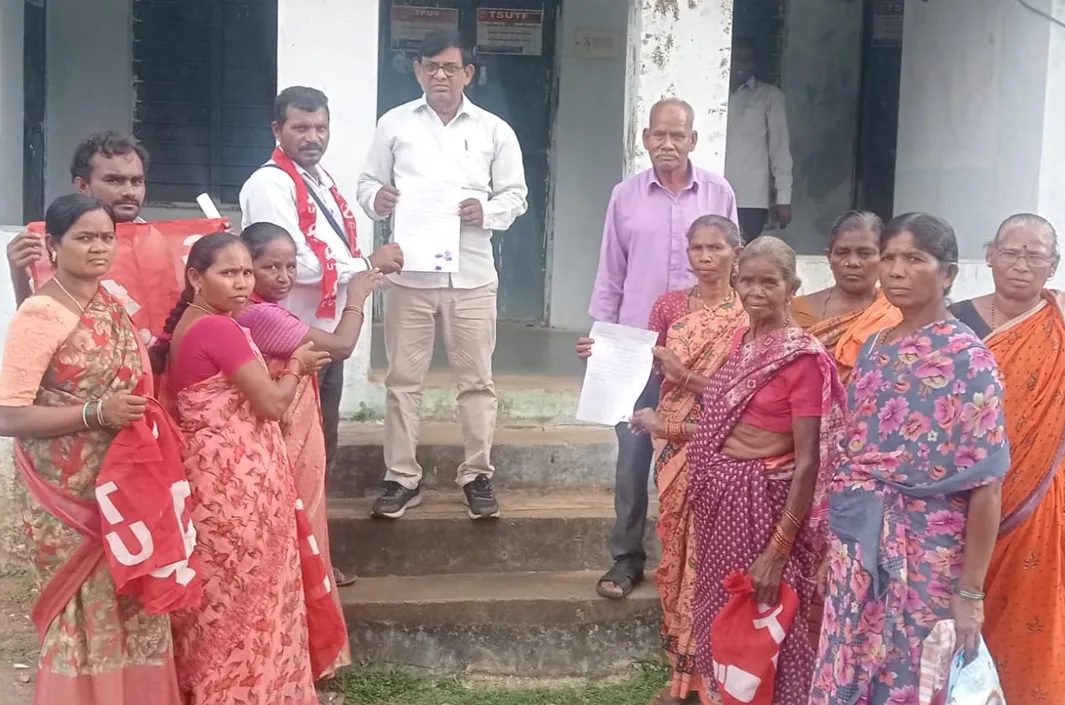 మధ్యాహ్న భోజన కార్మికుల పెండింగ్ వేతనాలు, బిల్లులు వెంటనే చెల్లించాలి