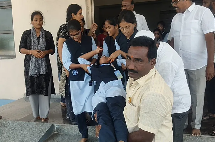 పాలిటెక్నిక్ హాస్టల్‌లో విద్యార్థినుల అస్వస్థత