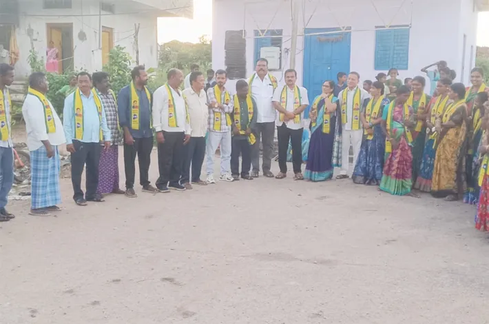 కవిత పార్టీలో భారీగా చేరికలు