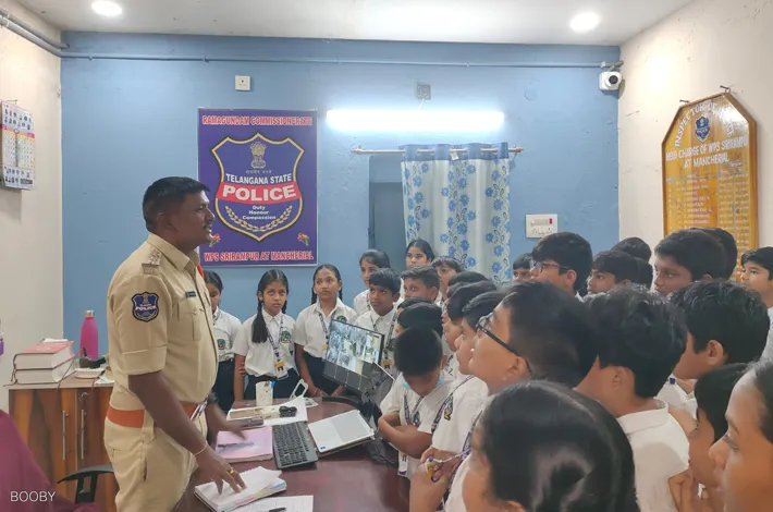 పోలీసుల విధులపై అవగాహన