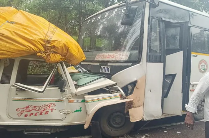 ఆర్టీసీ బస్సు ఢీకొనడంతో వ్యక్తి మృతి