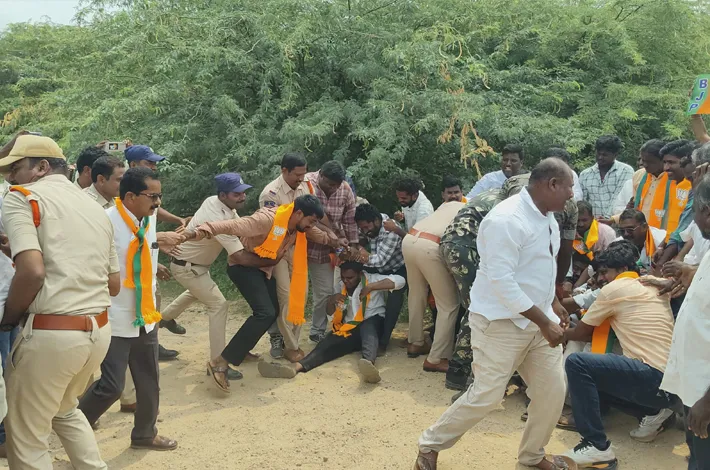 జూరాల వద్ద బీజేపీ నాయకుల అరెస్టుపై నిరసన