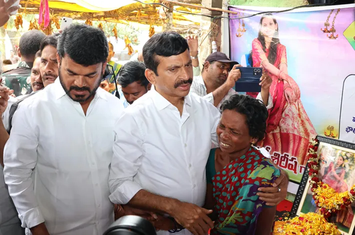 సవ్య సమాజం తలదించుకునేలా శిరీష హత్య