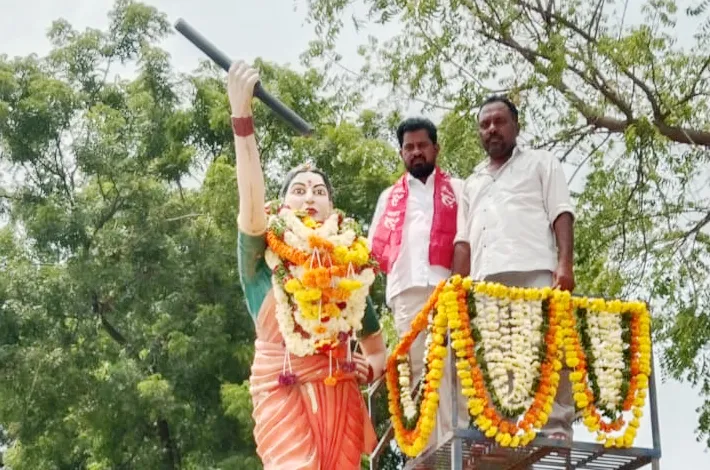 ఐలమ్మ స్పూర్తితో ప్రజా సమస్యలపై పోరాటాలకు సిద్ధం కావాలి