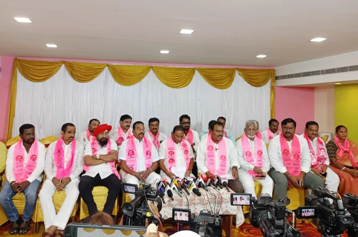 కాంగ్రెస్ నిరంకుశ విధానాలపై మండిపడ్డ మాజీ మంత్రి 
