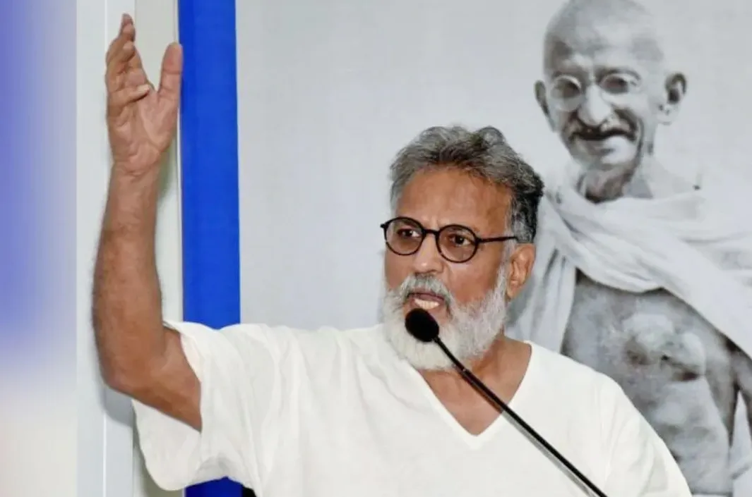 మహాత్మా గాంధీ మునిమనవడు అరెస్ట్‌