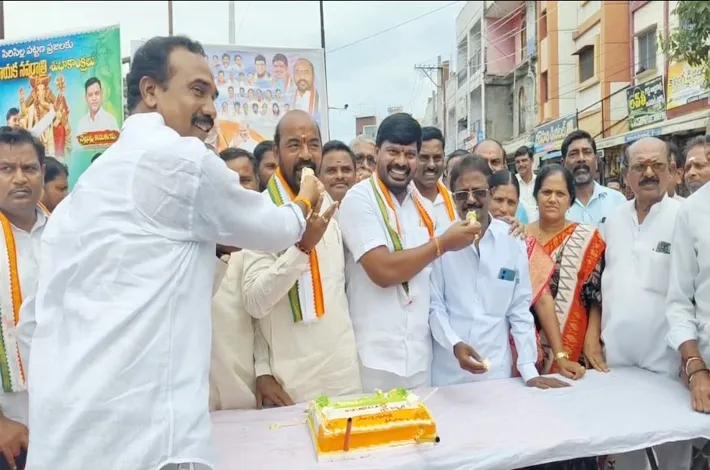 ఆది శ్రీనివాస్ జన్మదిన వేడుకలు