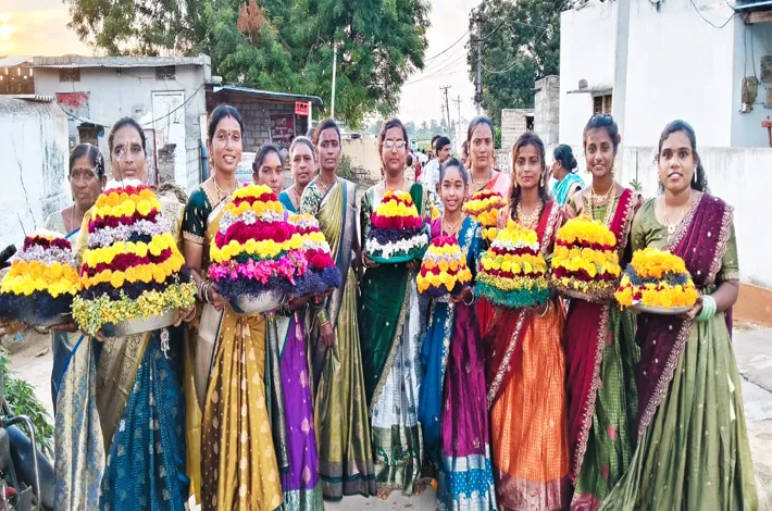ఘనంగా సద్దుల బతుకమ్మ వేడుకలు