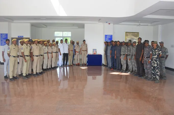 గాంధీజీ సేవలు చిరస్మరణీయం 