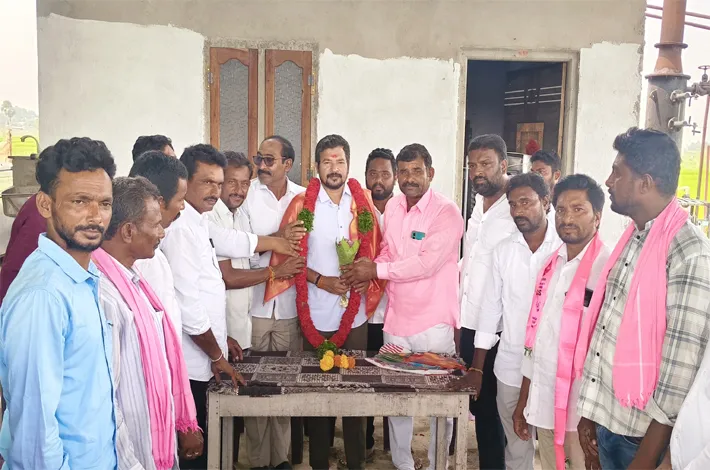 పిల్లుట్ల రఘుకు సేవా రత్నం అవార్డు