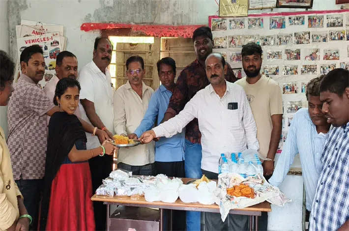 ఘనంగా అభిలాష్ జన్మదిన వేడుకలు