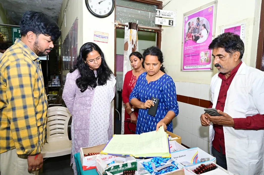 గర్భిణీ స్త్రీలపై ప్రత్యేక శ్రద్ధ వహించాలి