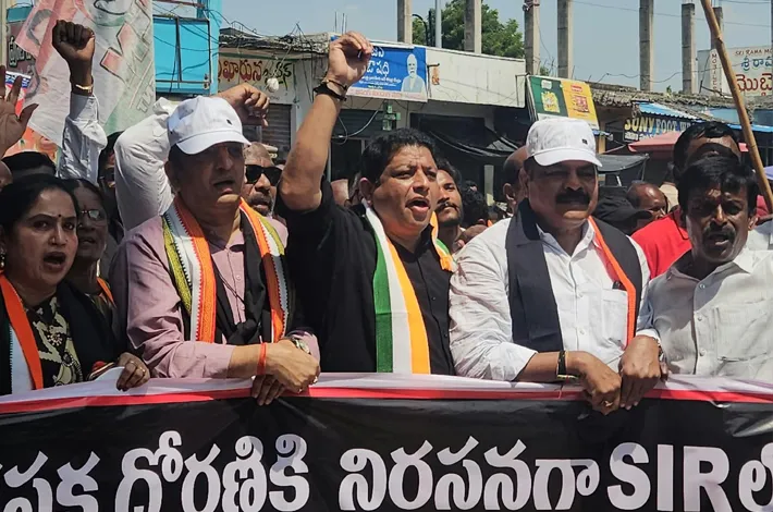 ప్రజాస్వామ్య పరిరక్షణకు ఐక్య పోరాటం