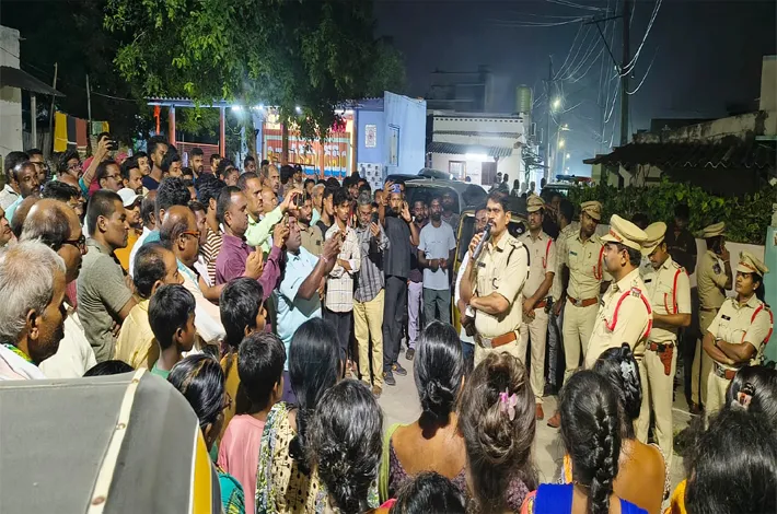 అక్రమ కార్యకలాపాలపై ప్రజలు అప్రమత్తంగా ఉండాలి