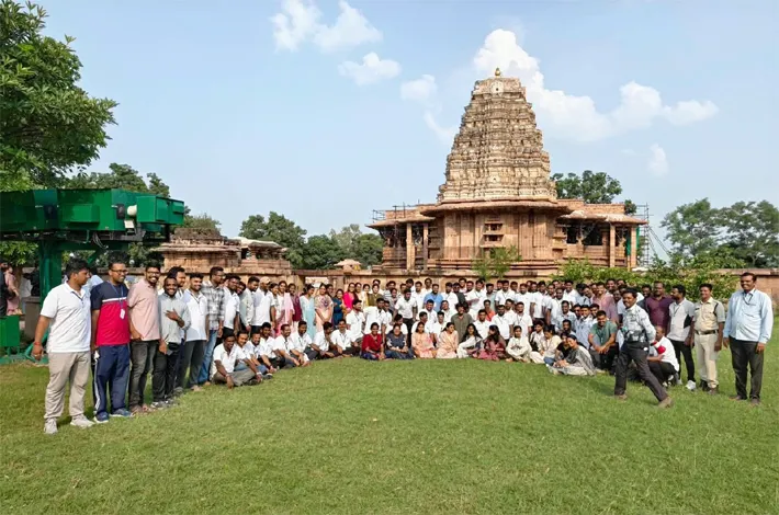 రామప్పను సందర్శించిన గ్రూప్‌ అధికారులు