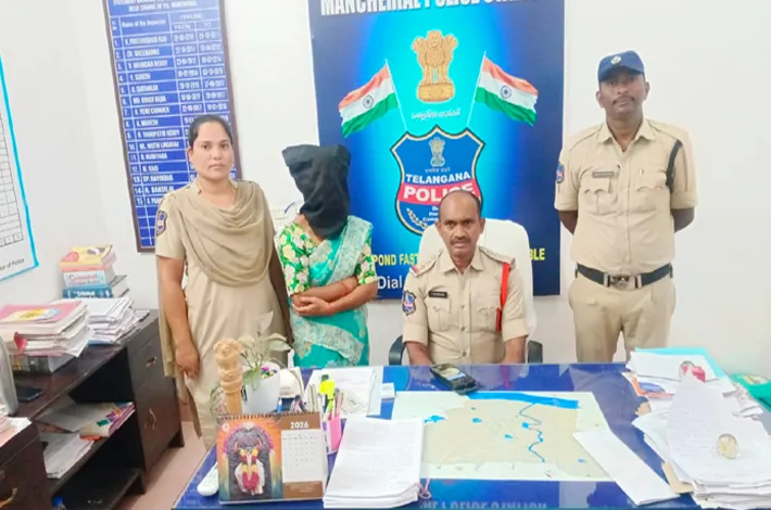 మోహన్‌ హత్య కేసులో భార్య, కుమార్తె అరెస్టు