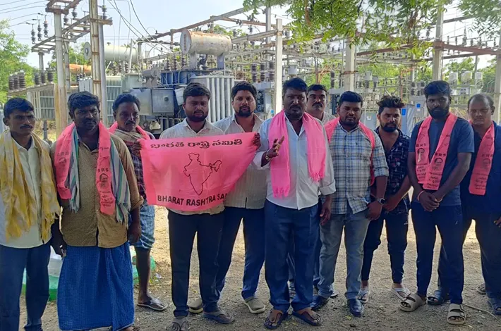 విద్యుత్ కోతలపై రైతుల ఆగ్రహం