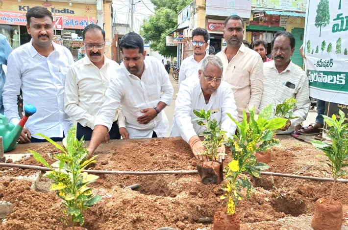 మెట్ పల్లిలో ఘనంగా వనమహోత్సవం