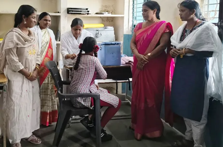 కస్తూర్బా పాఠశాలలో హెచ్‌పీవీ వ్యాక్సినేషన్ శిబిరం