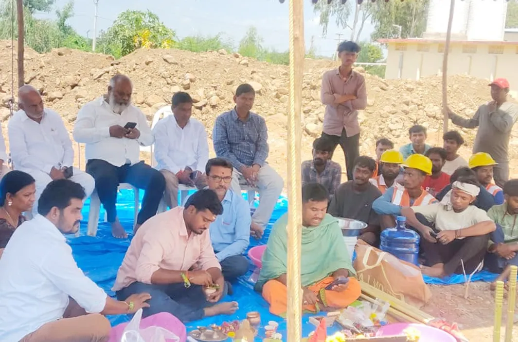లింగంప‌ల్లి  గురుకుల భ‌వ‌న  నిర్మాణానికి  భూమి పూజ 