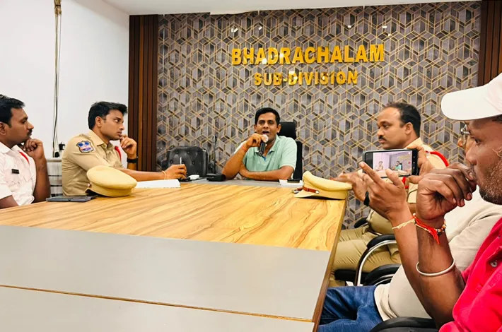 వాట్సాప్‌ గ్రూపుల్లో తప్పుడు ప్రచారాలు చేస్తే చర్యలు