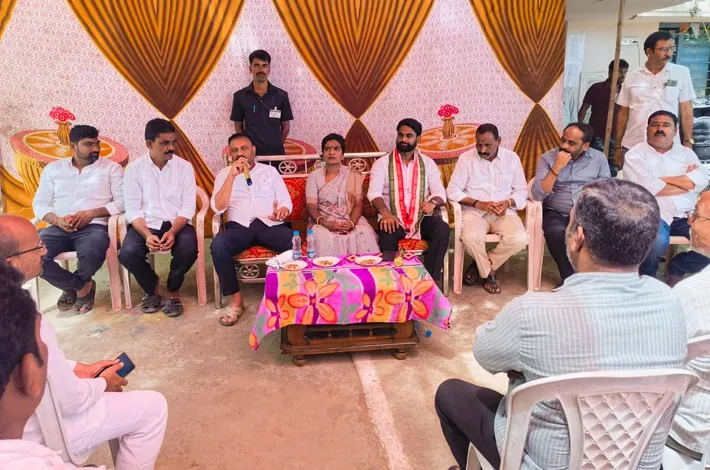 సార్‌తో సర్పంచ్ సాబ్