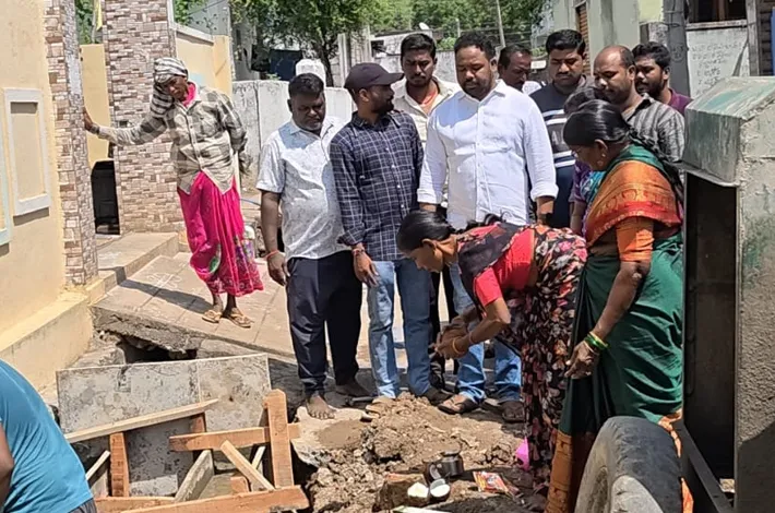డ్రైనేజీ పనులకు శ్రీకారం
