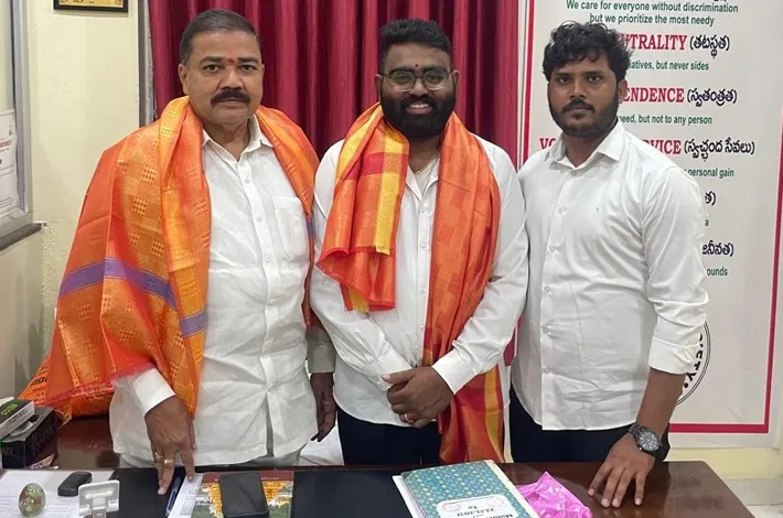 రెడ్ క్రాస్ జిల్లా చైర్మన్‌కు ఘన సన్మానం