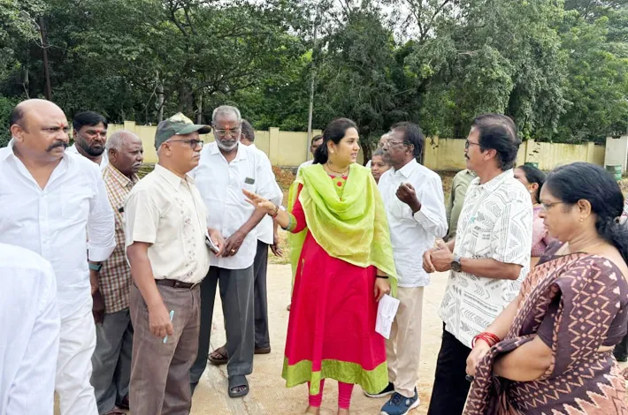వివేకానంద పార్క్‌ను సందర్శించిన మాజీ కార్పొరేటర్