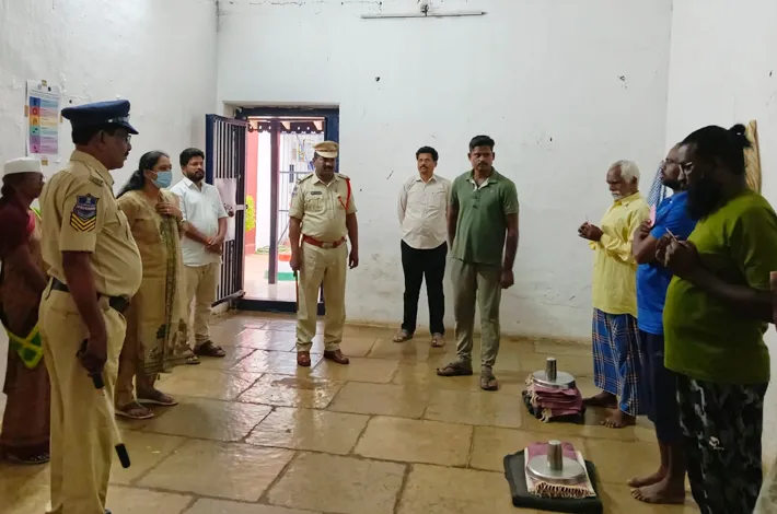 ఖైదీలు సత్ప్రవర్తనతో మెలగాలి: జడ్జి స్వరూప కాటం