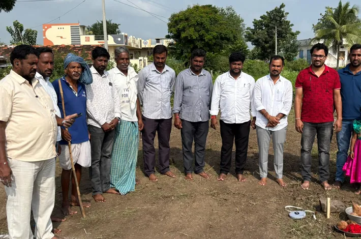 ఇందిరమ్మ  ఇళ్లతో  కొత్త వెలుగులు:సర్పంచ్ నరేష్ నాయక్