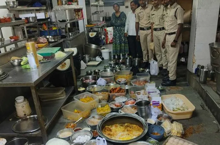 నోటీసులు బేఖాతర్.. లైసెన్స్ రద్దయినా హోటల్ షురూ!