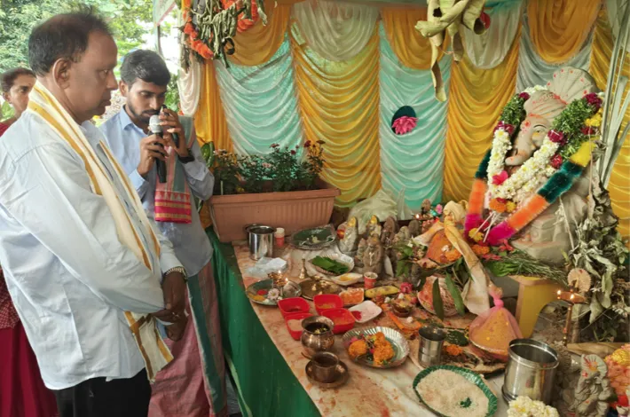 సెయింట్ మేరీస్ పాఠశాలలో గణేష్ నిమజ్జనం