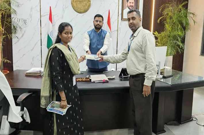 ప్రతి కుటుంబం పొదుపును అలవాటుగా మార్చుకోవాలి