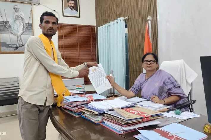 పోస్ట్ మార్టంకు  డబ్బులు డిమాండ్.. ఆర్డీవోకు ఫిర్యాదు
