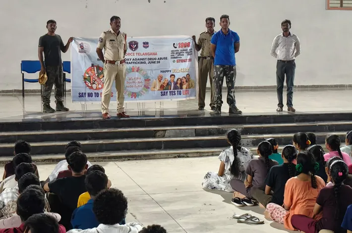 డ్రగ్స్, క్రమశిక్షణ, విద్యపై అవగాహనా