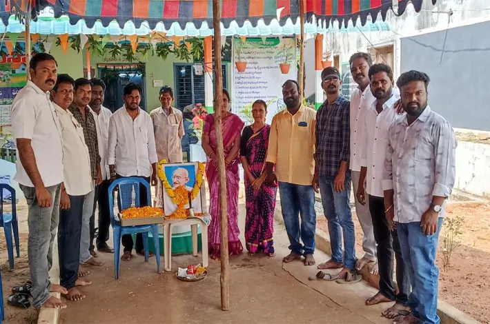 పంచాయతీ కార్యాలయంలో ఘనంగా గాంధీ జయంతి