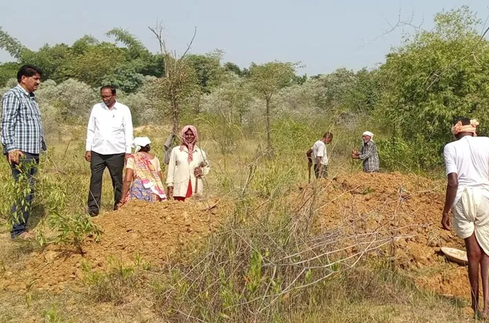 కొలతలు పూర్తి చేయాల్సిందే.. సరైన వేతనం అందాల్సిందే!