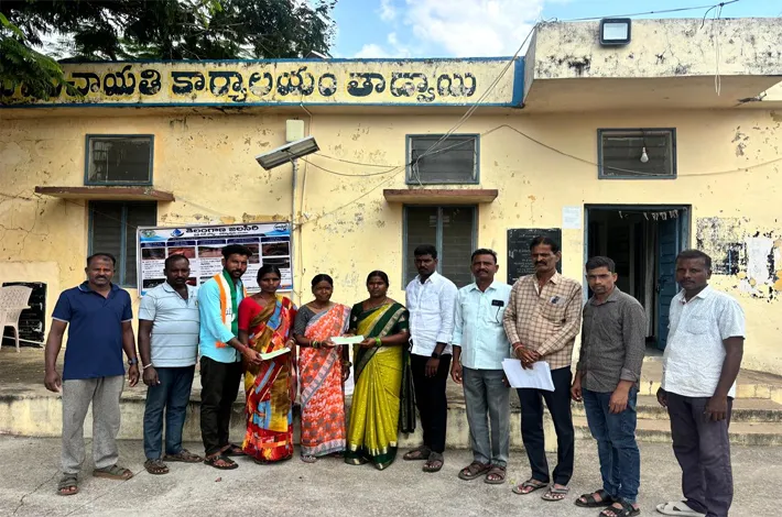 లబ్ధిదారులకు కల్యాణ లక్ష్మి చెక్కుల పంపిణీ
