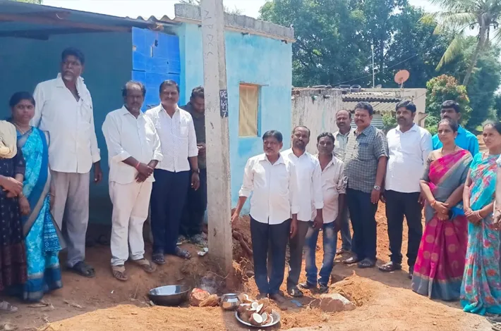 బెల్లాల్‌లో సీసీ రోడ్డు, డ్రైనేజీ పనులకు శ్రీకారం