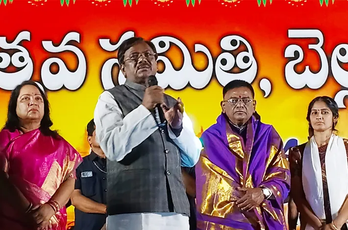 దసరా పండుగ మంచినీ నేర్పుతుంది..