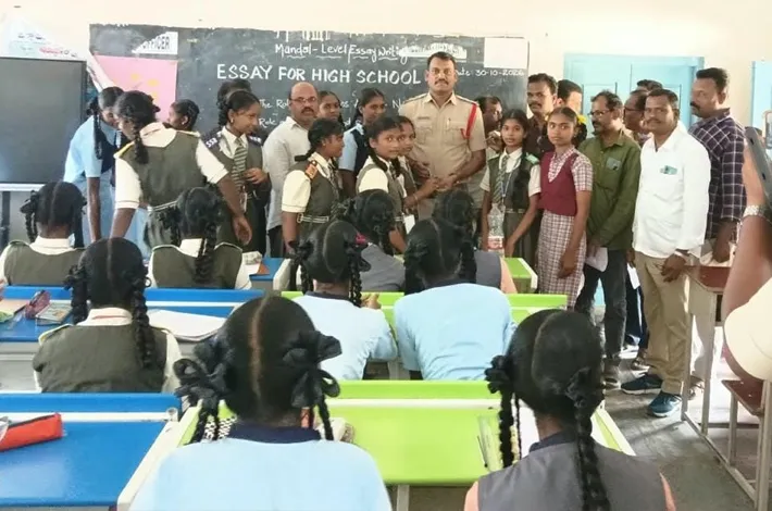 సైబర్ నేరాల పట్ల విద్యార్థులు అప్రమత్తంగా ఉండాలి