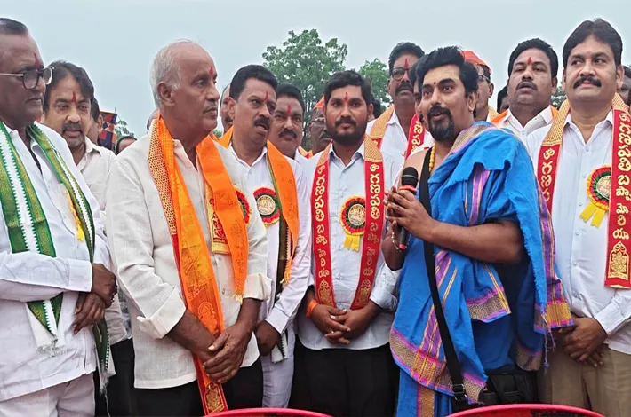 భక్తిభావం, ఐక్యతకు ప్రతీక గణనాథుడి శోభాయాత్ర