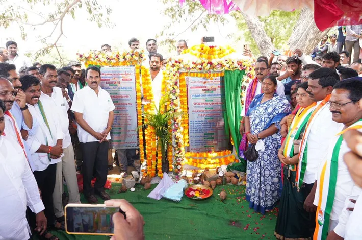 మహిళా శక్తి సంఘాల సోలార్ యూనిట్లకు భూమిపూజ