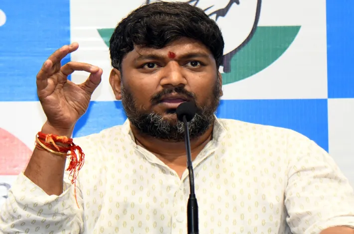 తెలంగాణ భవన్‌ను నాటకాలకు అద్దెకివ్వండి!